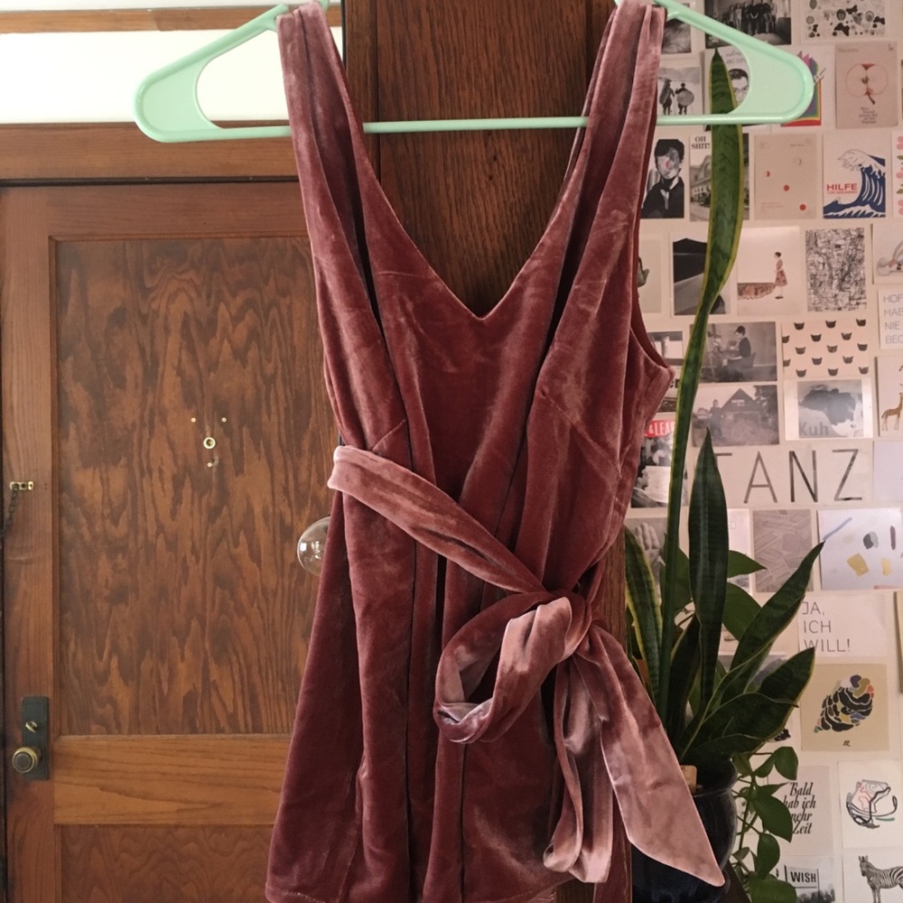 Blush Noir velvet tank top with belt NWOT